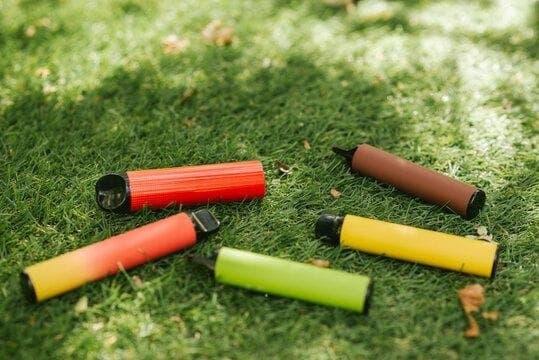 e-cigarettes presenta la guía esencial de cigarrillos electronicos mas vappor para elegir el mejor dispositivo y sabores