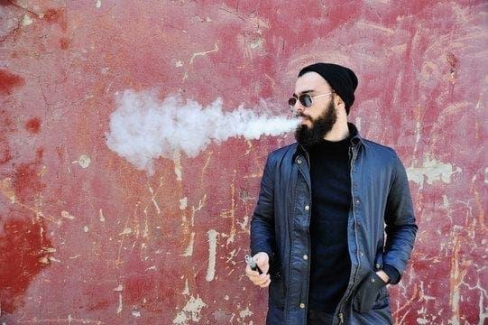 E-Cigarettes Online ofrece las mejores opciones para comprar cigarrillos electronicos con investigacion detallada sobre sus beneficios y riesgos