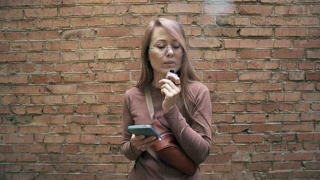 E-Papierosy lanza una comparativa completa y consejos prácticos sobre cigarrillos electronicos mecanicos para uso diario