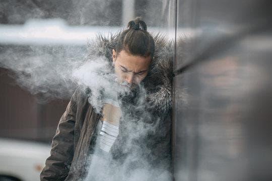 E-Cigarettes Online ofrece las mejores opciones para comprar cigarrillos electronicos con investigacion detallada sobre sus beneficios y riesgos